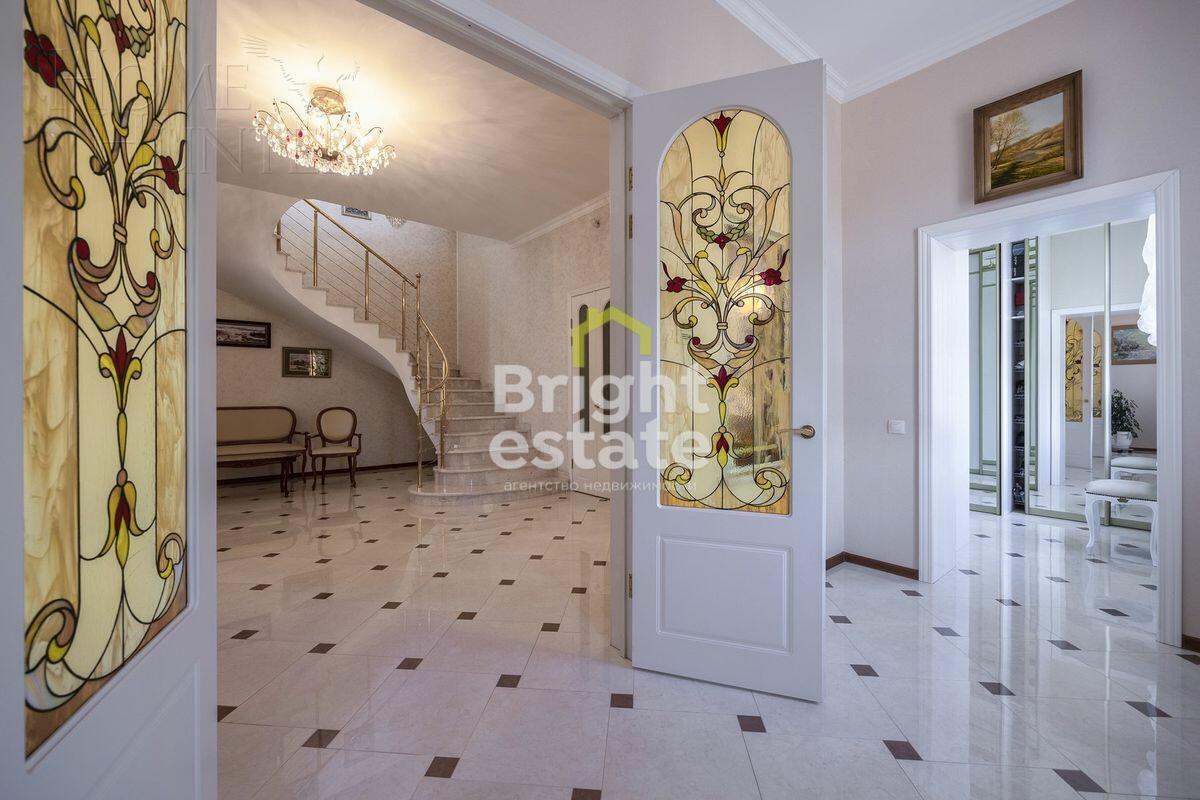 2-этажный коттедж 820.8 м² с отделкой