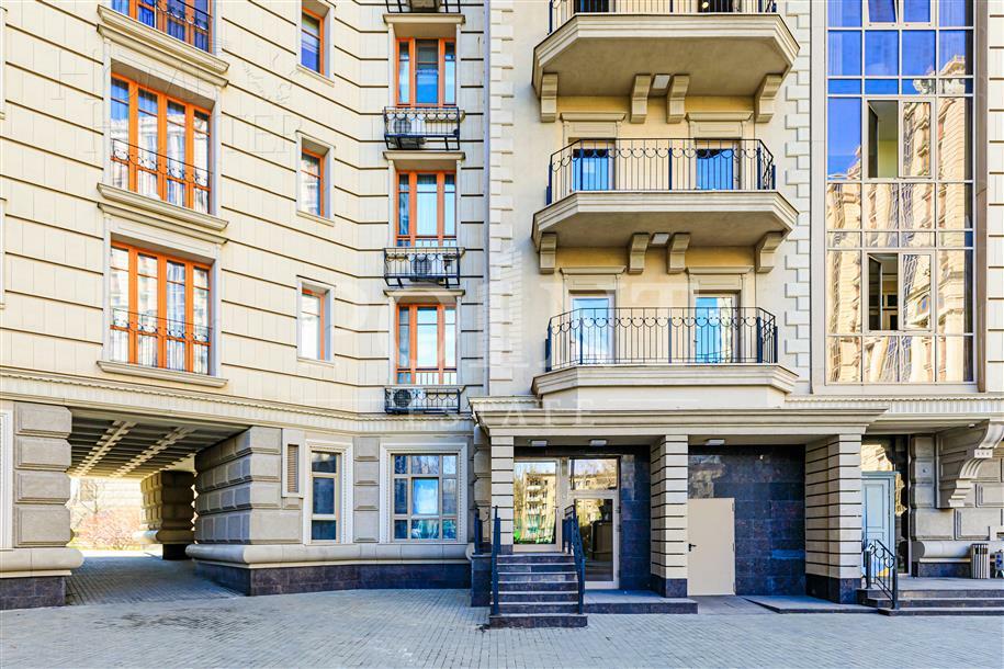 3-УРОВНЕВАЯ КВАРТИРА С ОТДЕЛКОЙ 248 М² НА 2 ЭТАЖЕ