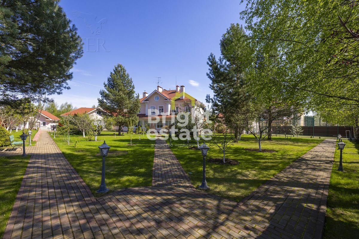 2-этажный коттедж 820.8 м² с отделкой