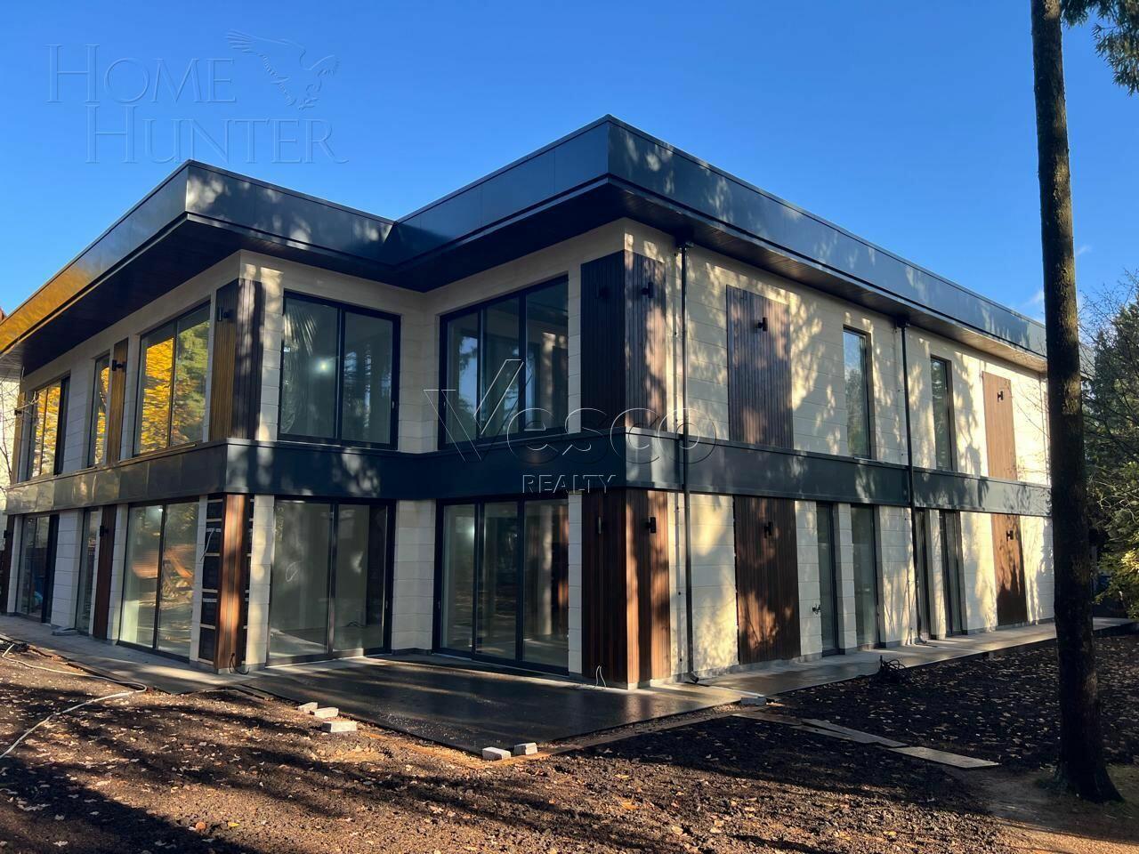 2-этажный коттедж 1 596 м² без отделки