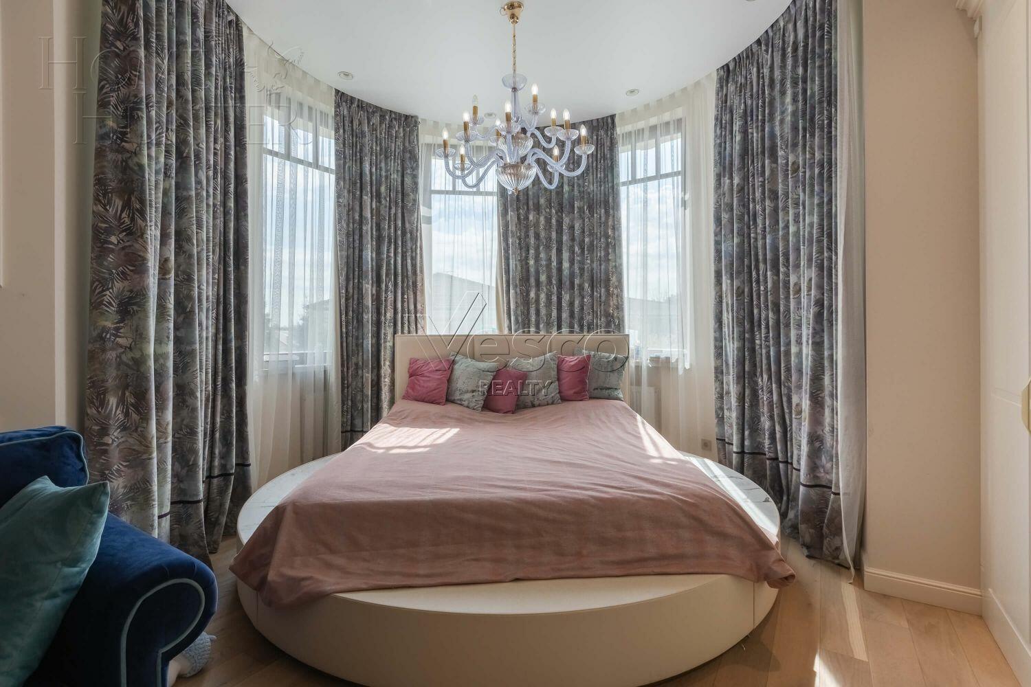 2-этажный коттедж 700 м² с отделкой