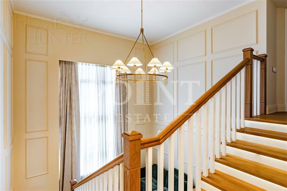 3-УРОВНЕВАЯ КВАРТИРА С ОТДЕЛКОЙ 248 М² НА 2 ЭТАЖЕ