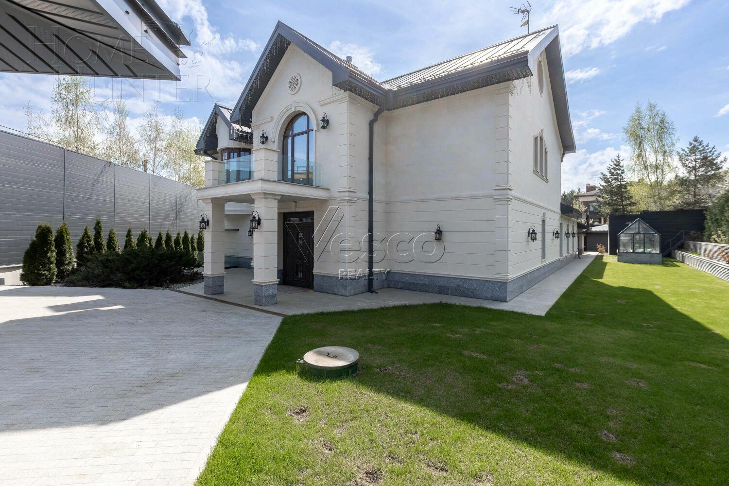 2-этажный коттедж 700 м² с отделкой