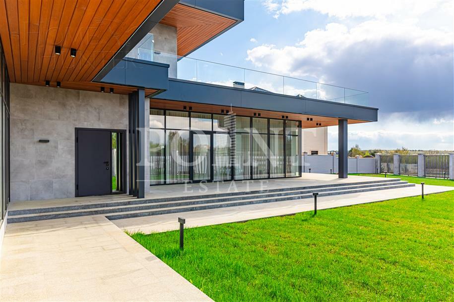 2-этажный коттедж 696 м² с отделкой