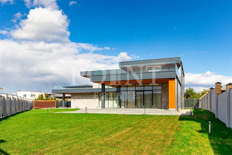 2-этажный коттедж 696 м² с отделкой