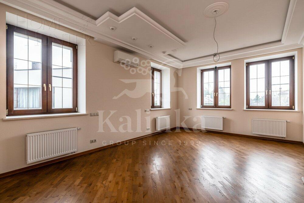 2-этажный коттедж 1 000 м² с отделкой