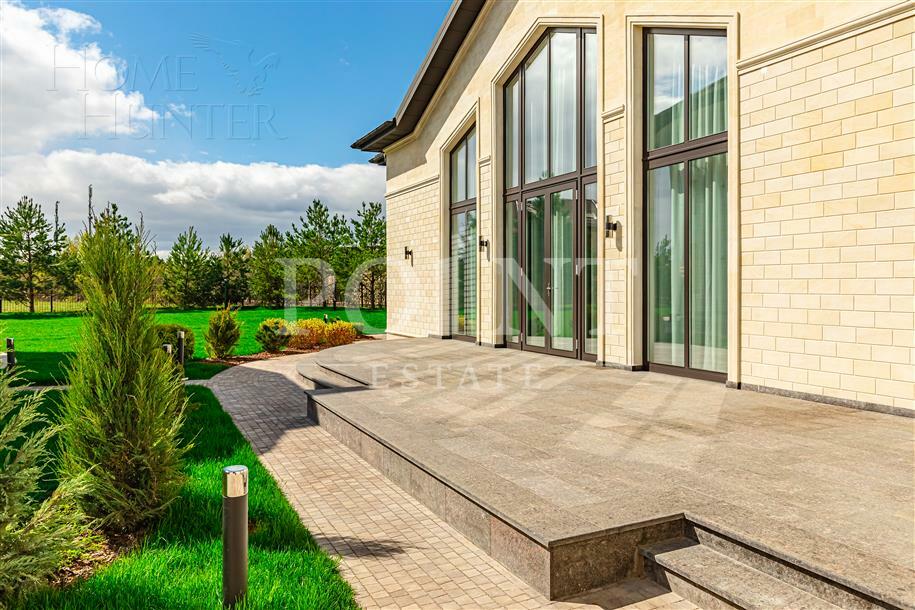 3-этажный коттедж 1 445 м² с отделкой