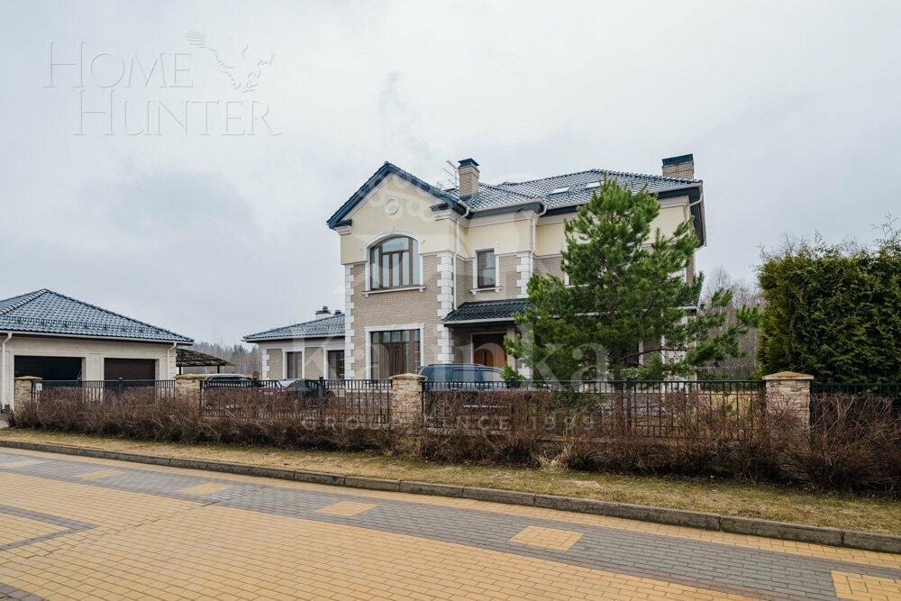 2-этажный коттедж 1 000 м² с отделкой
