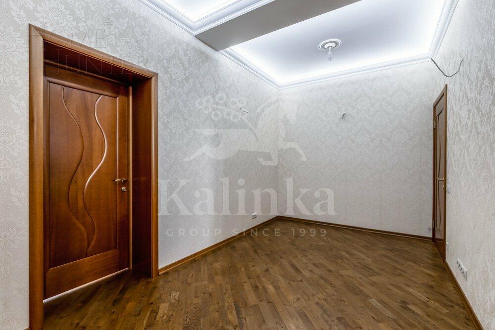 2-этажный коттедж 1 000 м² с отделкой