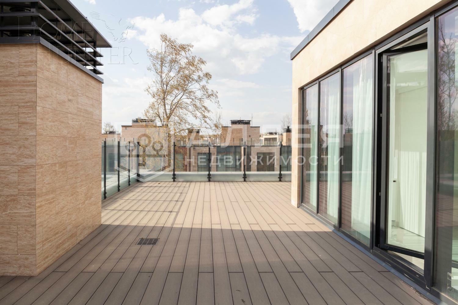 4-этажный таунхаус 278 м² с отделкой