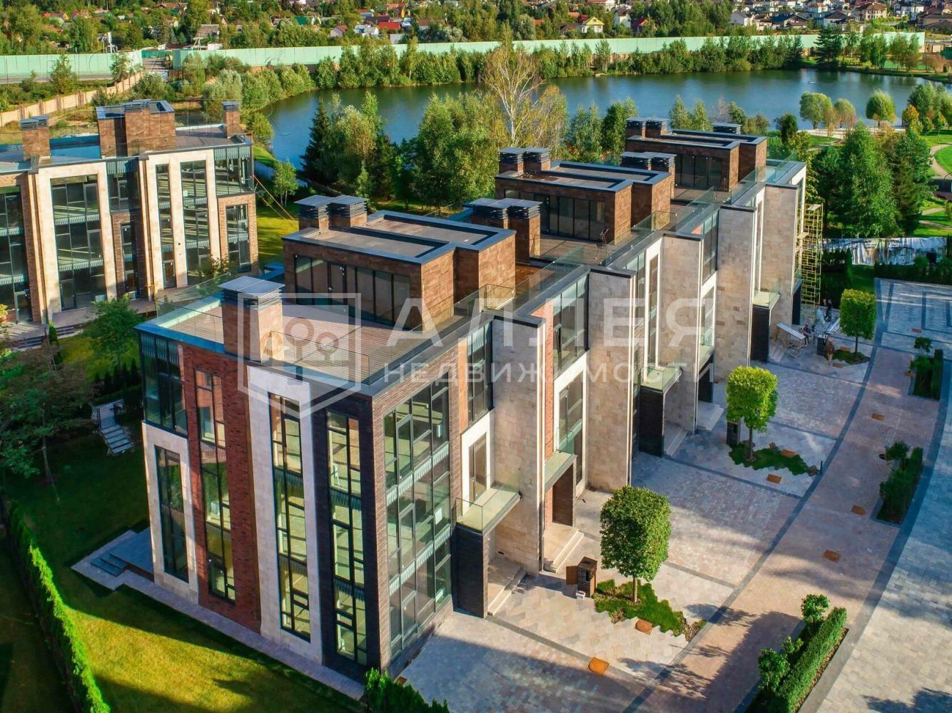 4-этажный таунхаус 278 м² с отделкой