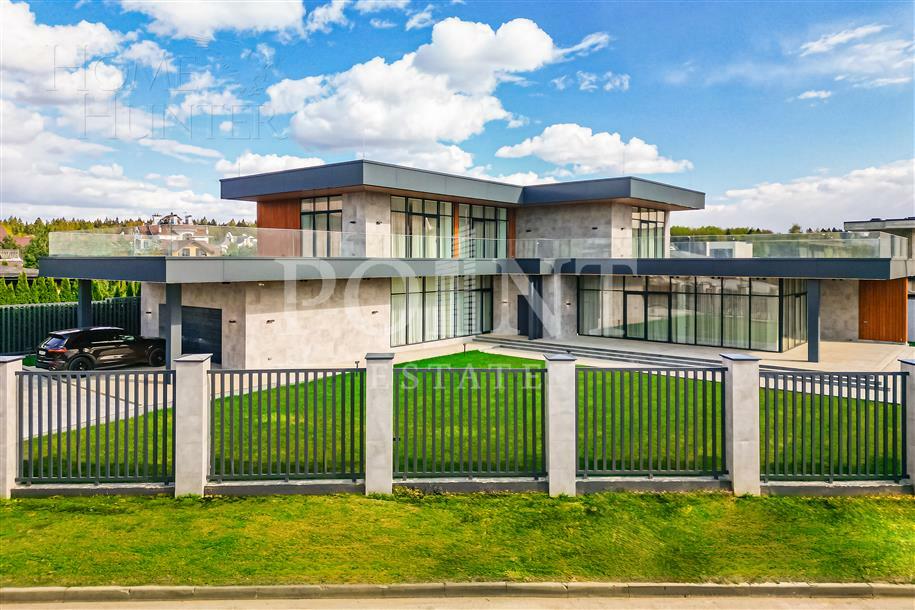 2-этажный коттедж 696 м² с отделкой