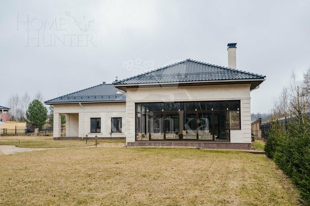 2-этажный коттедж 1 000 м² с отделкой