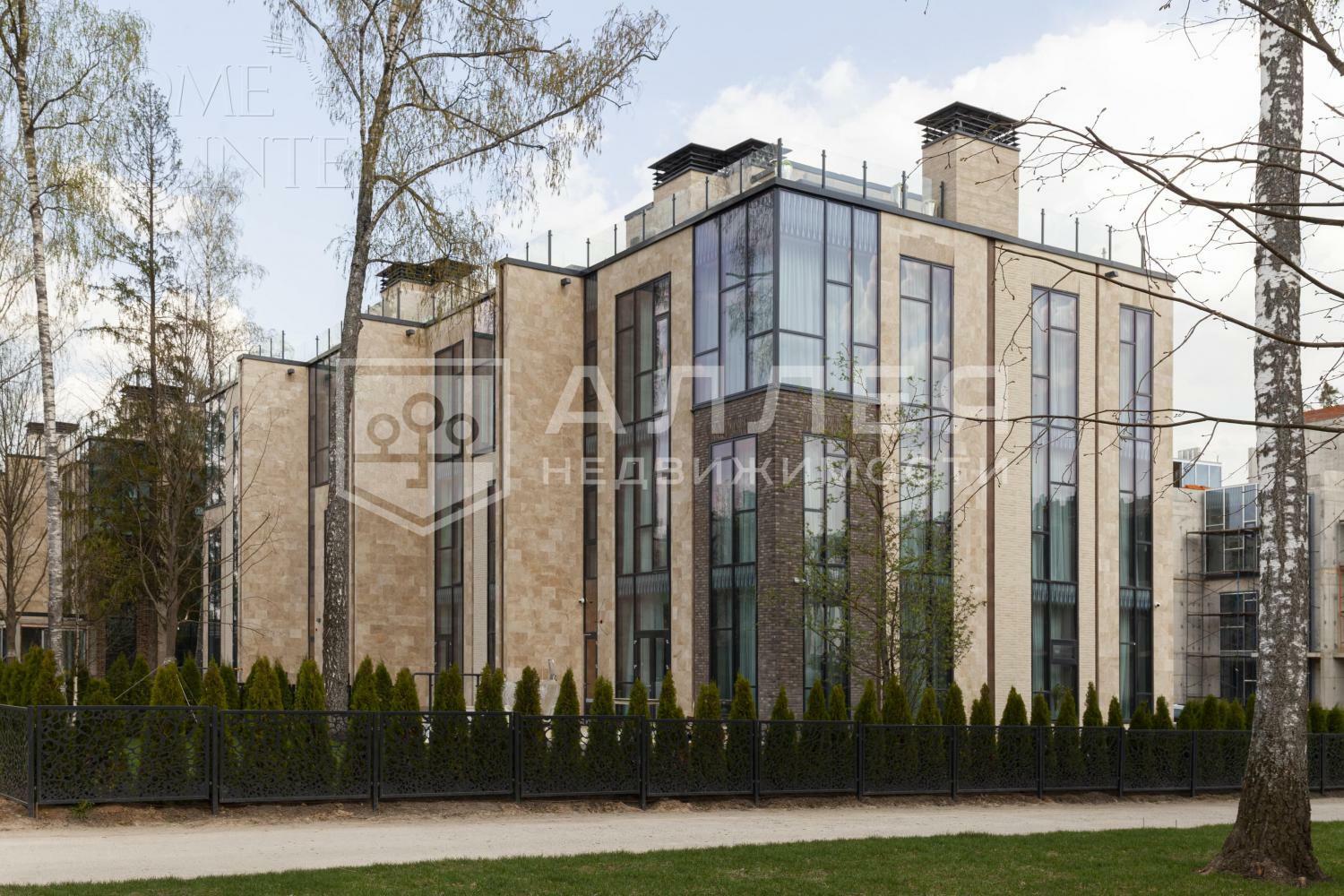 4-этажный таунхаус 278 м² с отделкой