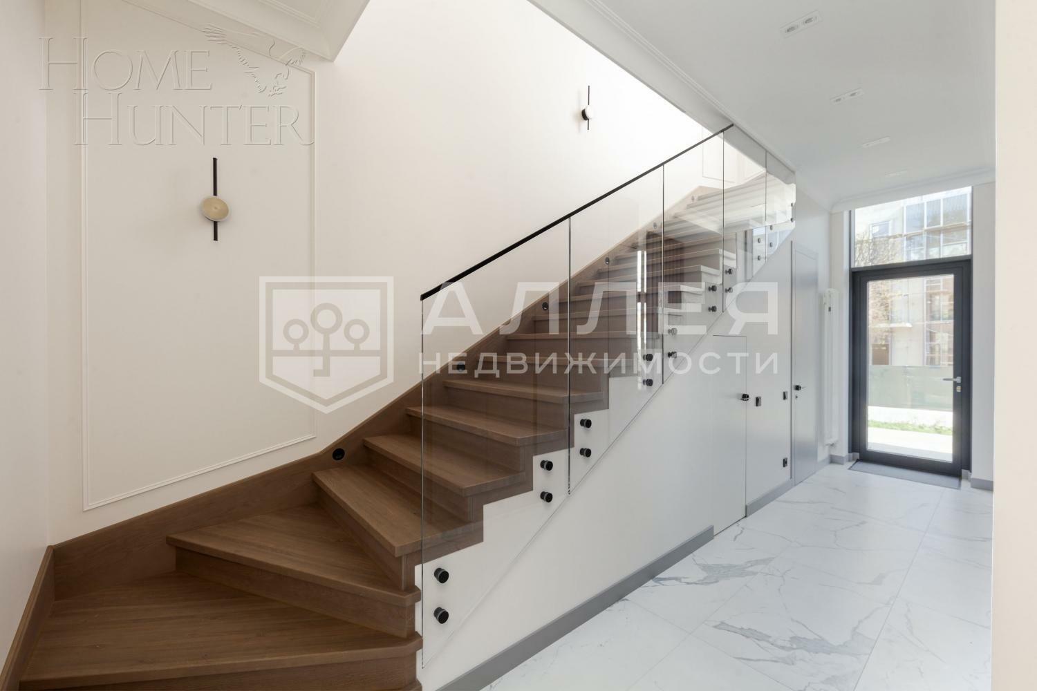 4-этажный таунхаус 278 м² с отделкой