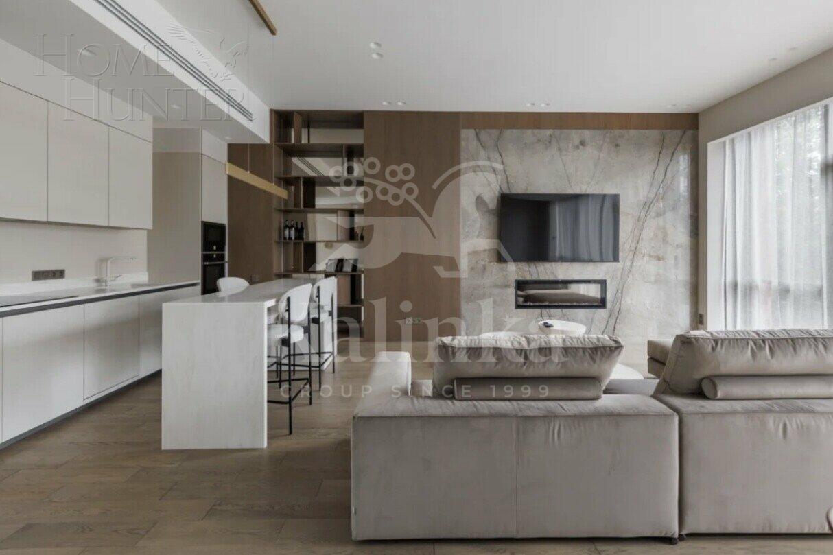 3-этажный таунхаус 240 м² с отделкой