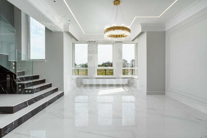 2-этажный коттедж 275 м² с отделкой
