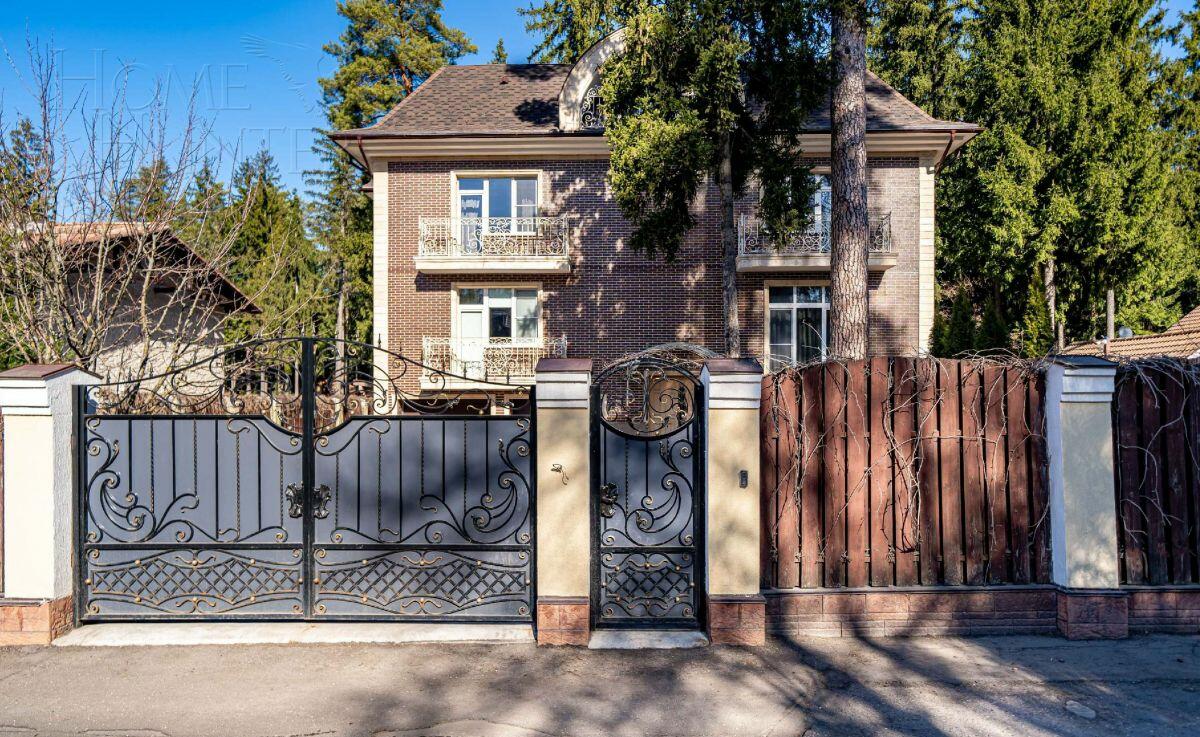 2-этажный коттедж 1 065 м² с отделкой