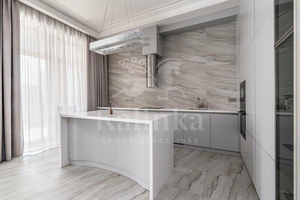 3-этажный таунхаус 271 м² с отделкой