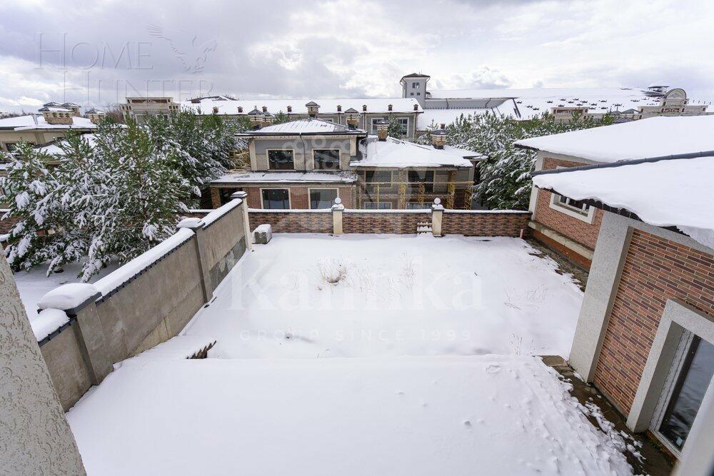 2-этажный таунхаус 380 м² без отделки