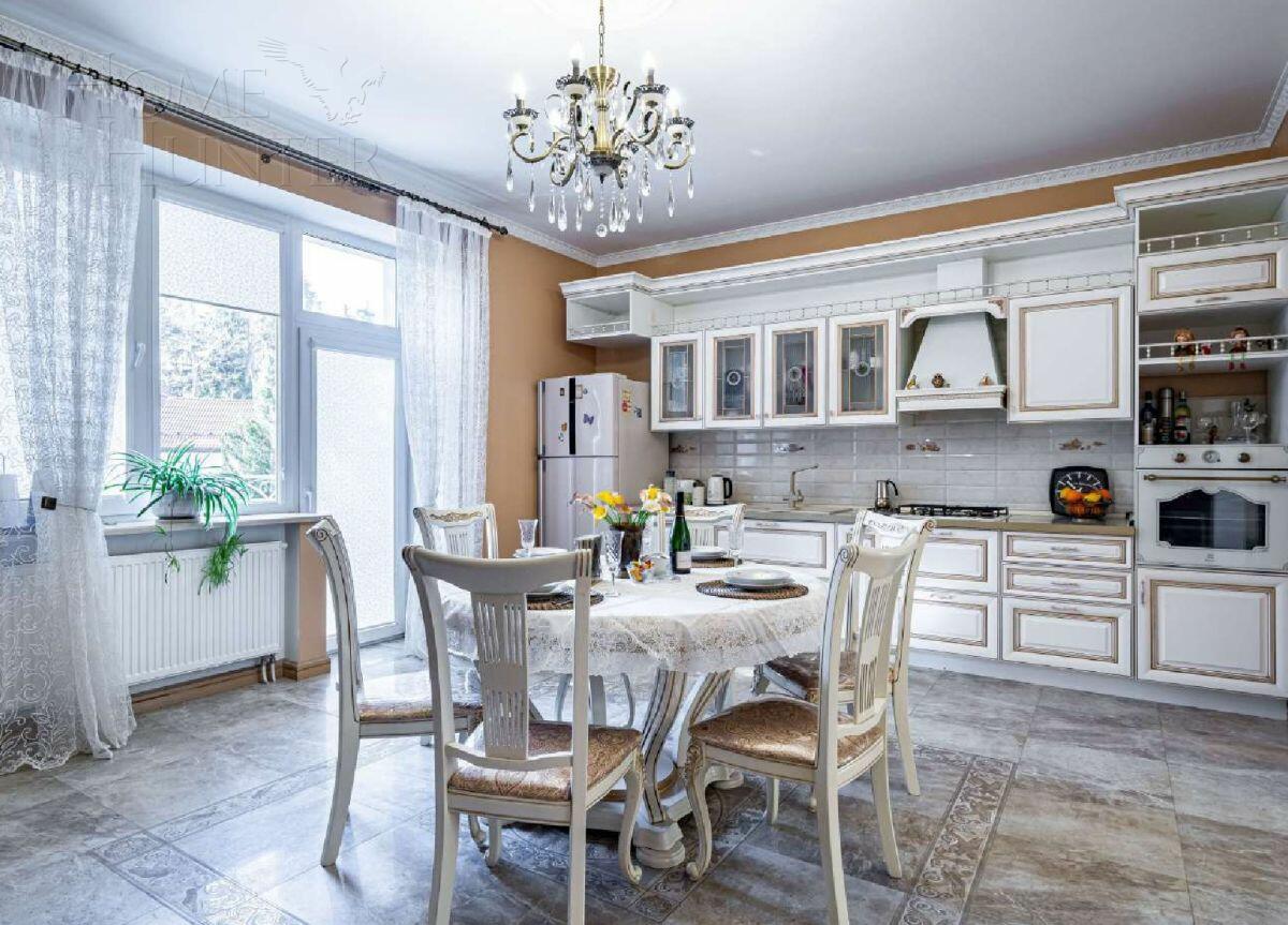 2-этажный коттедж 1 065 м² с отделкой