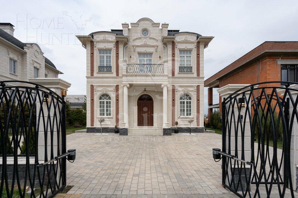 2-этажный коттедж 260 м² с отделкой
