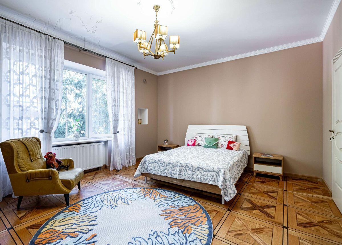 2-этажный коттедж 1 065 м² с отделкой