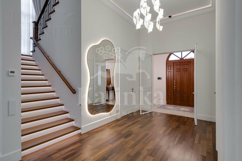 2-этажный коттедж 260 м² с отделкой