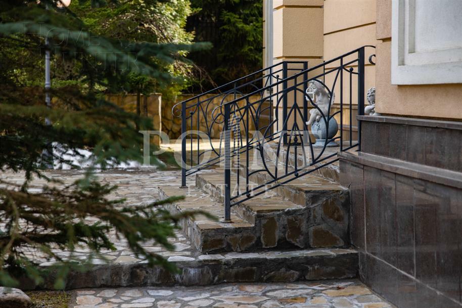 2-этажный коттедж 325 м² с отделкой