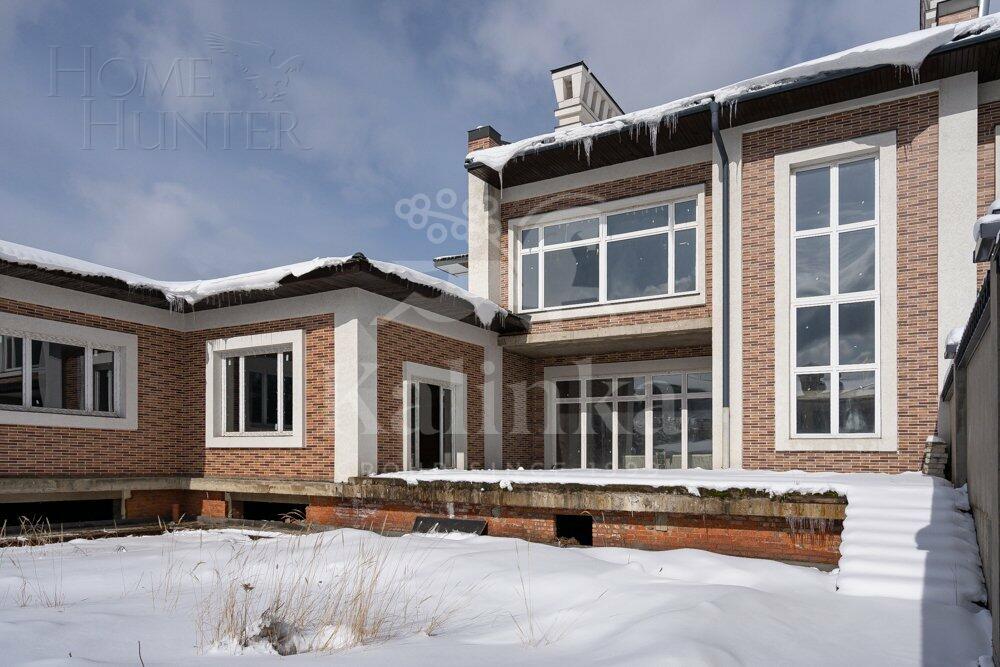 2-этажный таунхаус 380 м² без отделки