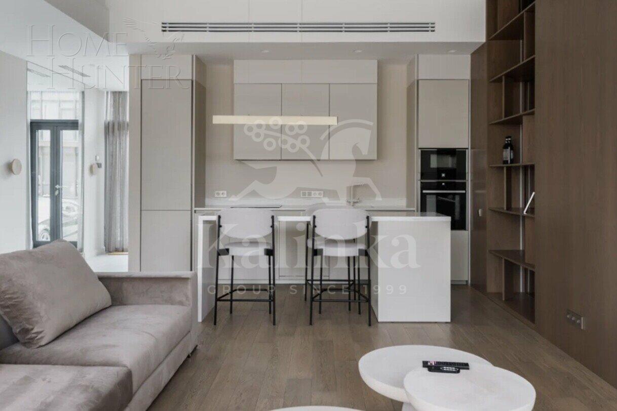 3-этажный таунхаус 240 м² с отделкой