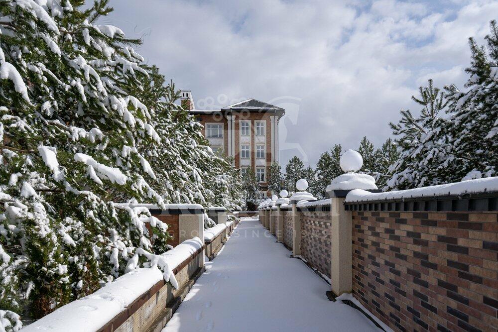 2-этажный таунхаус 380 м² без отделки