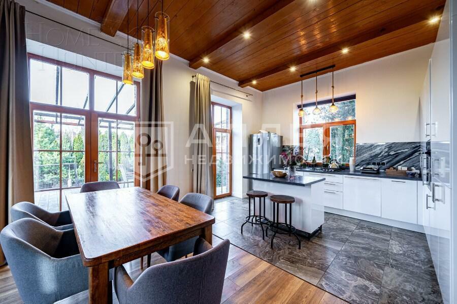 2-этажный коттедж 400 м² с отделкой