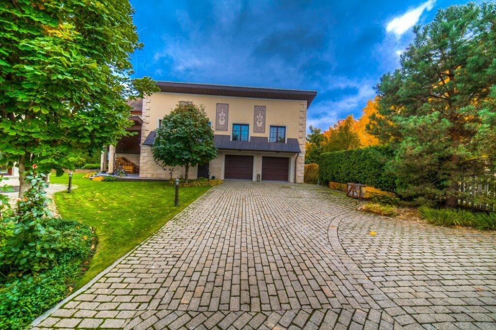 2-этажный коттедж 1 400 м² с отделкой