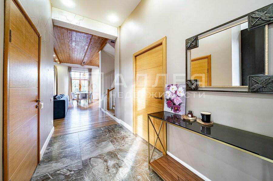 2-этажный коттедж 400 м² с отделкой