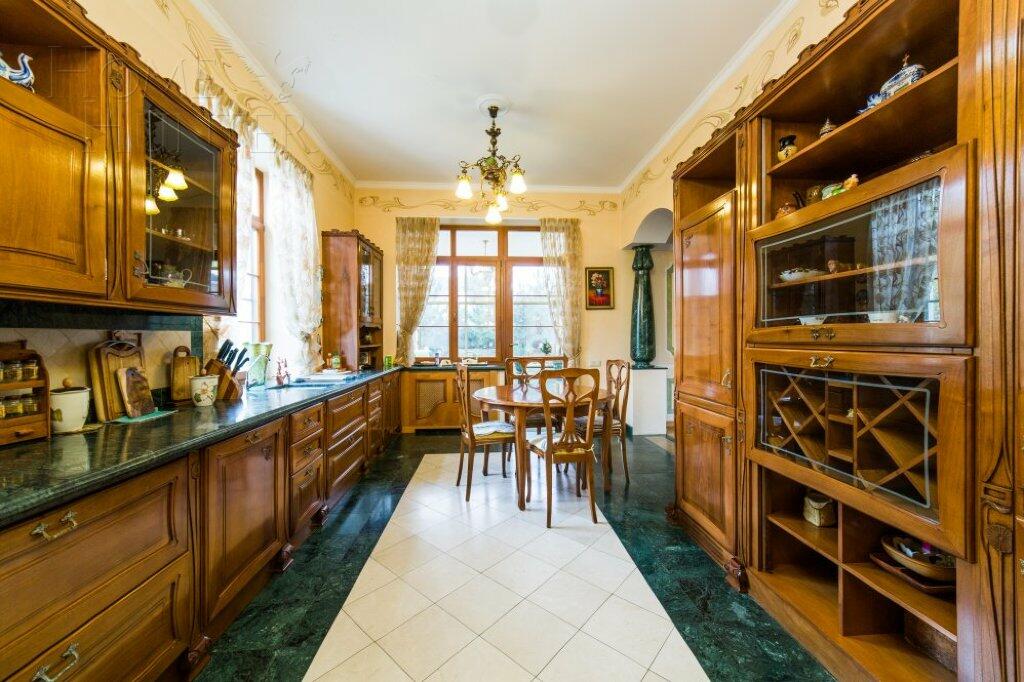 2-этажный коттедж 1 400 м² с отделкой