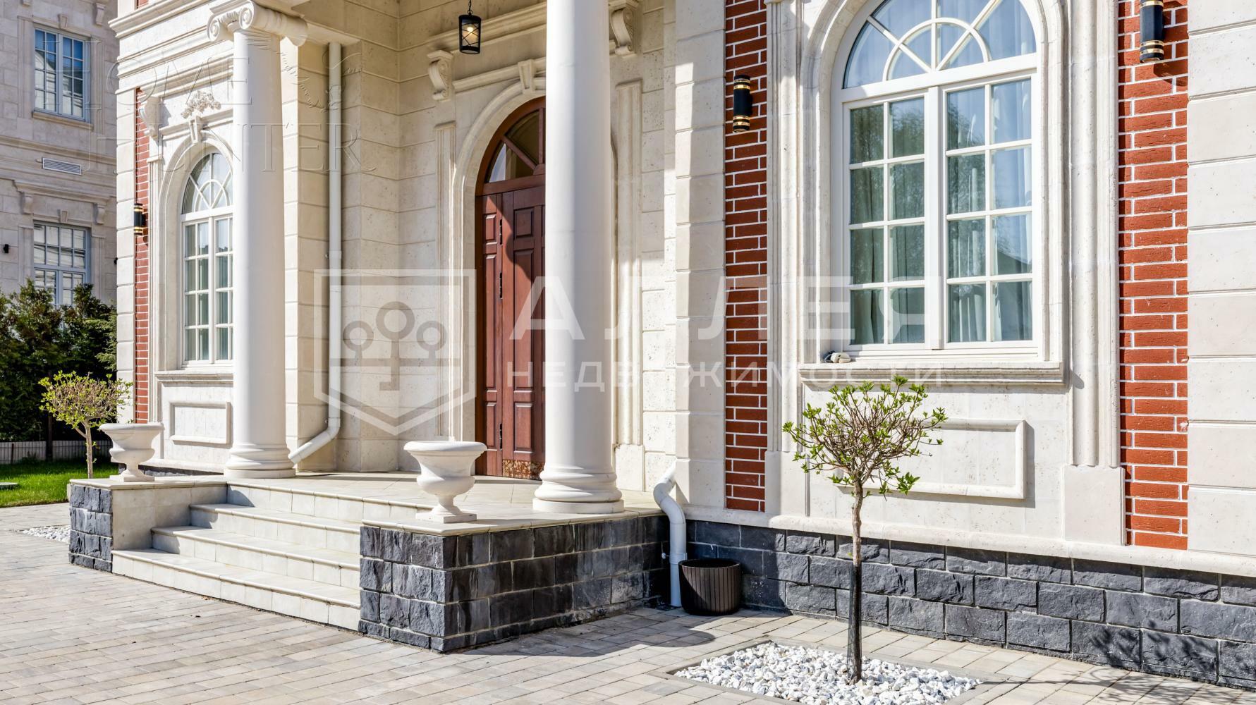 2-этажный коттедж 260 м² с отделкой