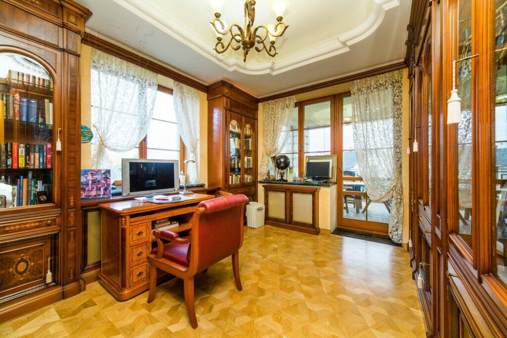 2-этажный коттедж 1 400 м² с отделкой