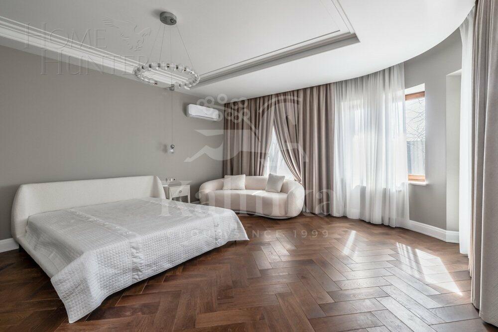 3-этажный таунхаус 271 м² с отделкой