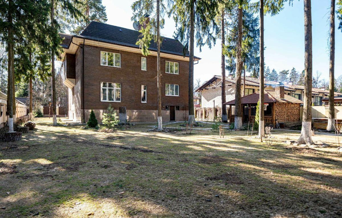 2-этажный коттедж 1 065 м² с отделкой