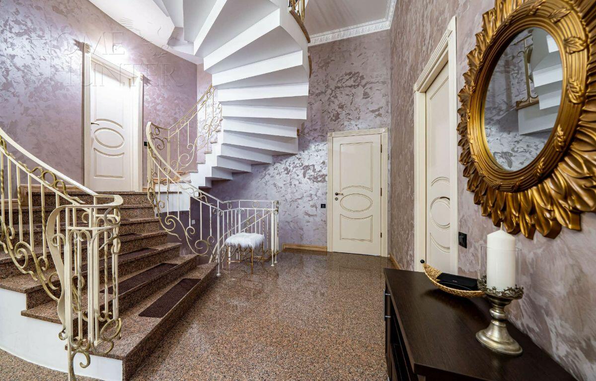 2-этажный коттедж 1 065 м² с отделкой