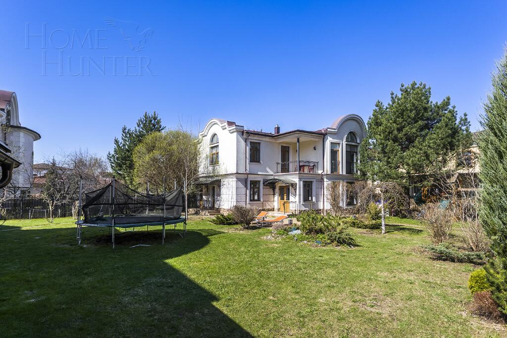 2-этажный коттедж 640 м² с отделкой