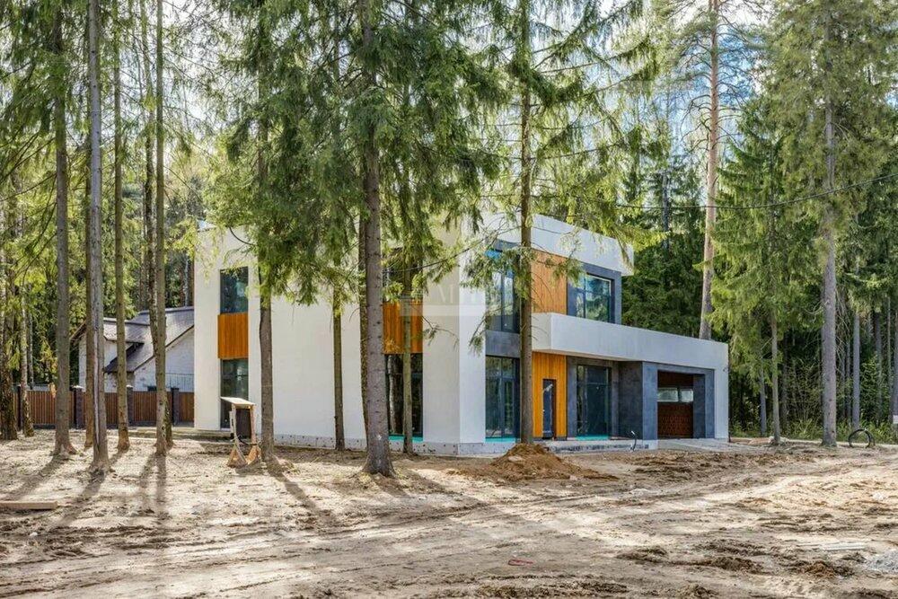 2-этажный коттедж 549 м² без отделки