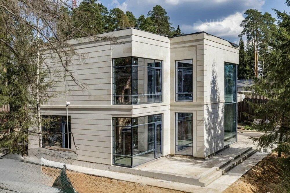 2-этажный коттедж 616 м² без отделки