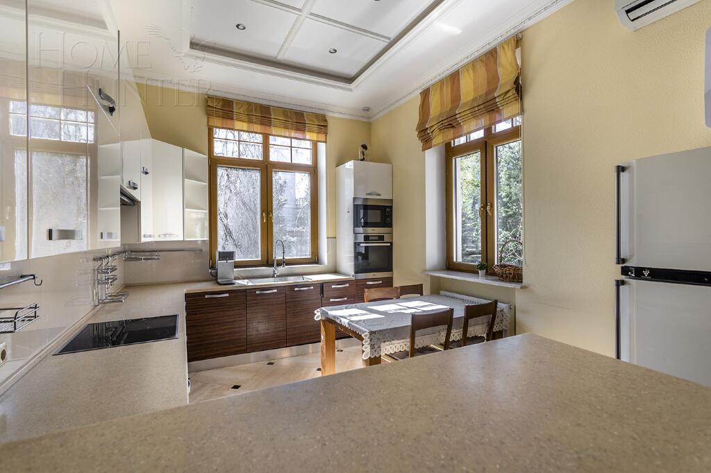 2-этажный коттедж 640 м² с отделкой