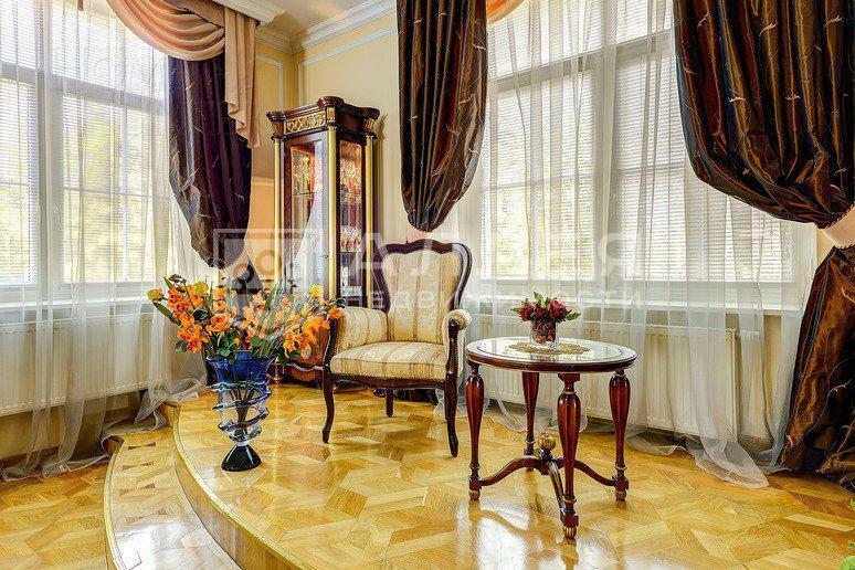 3-этажный коттедж 935 м² с отделкой