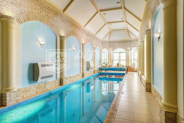 3-этажный коттедж 935 м² с отделкой