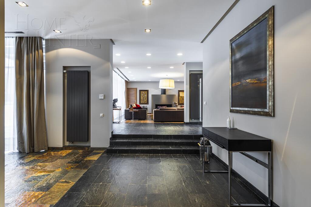 2-этажный коттедж 640 м² с отделкой