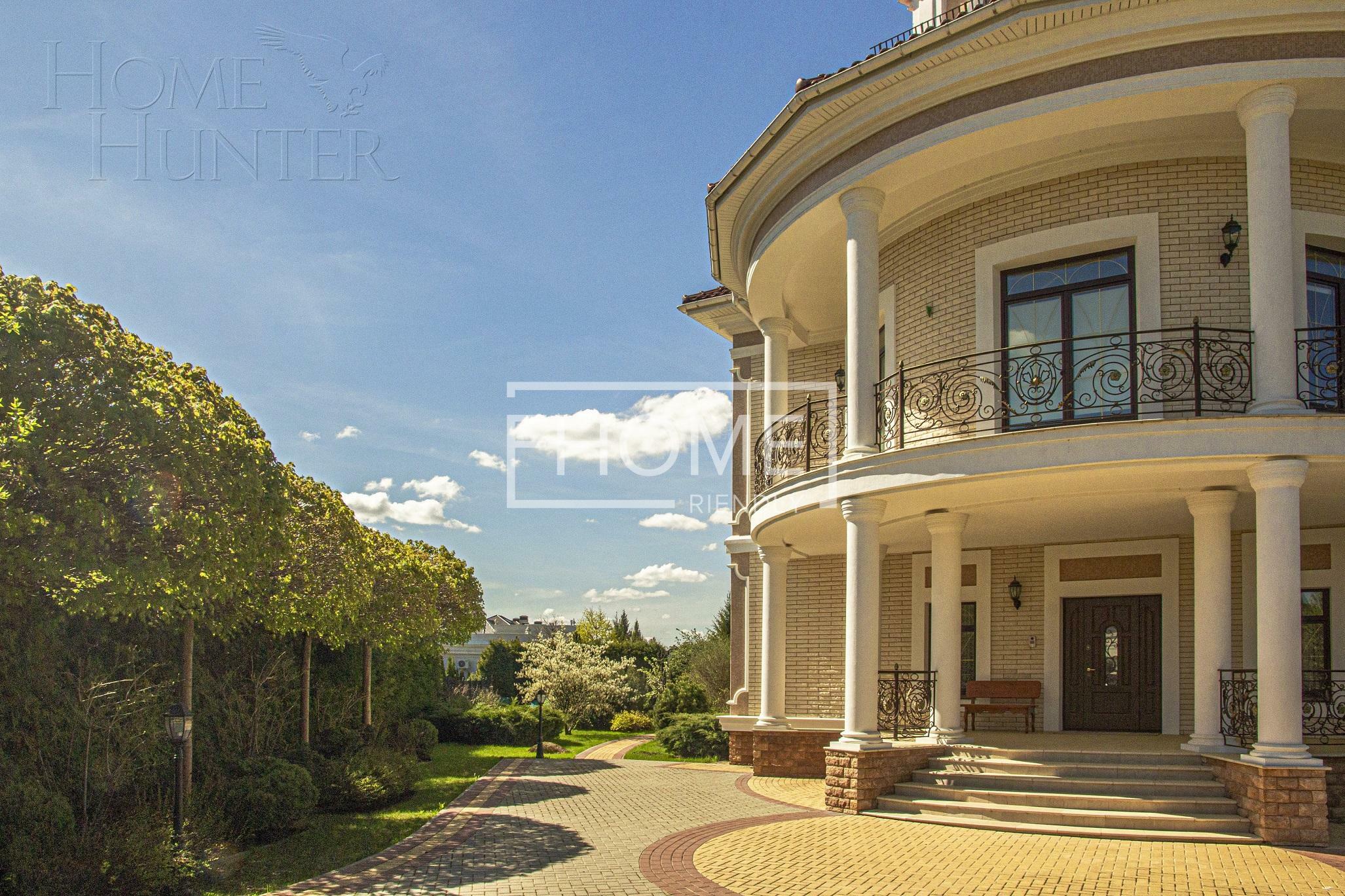 2-этажный коттедж 1 200 м² с отделкой