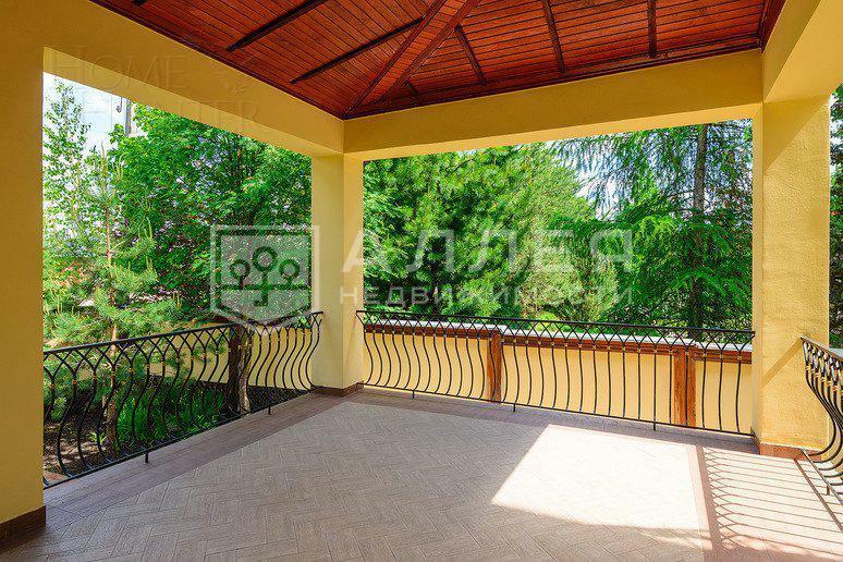 3-этажный коттедж 935 м² с отделкой